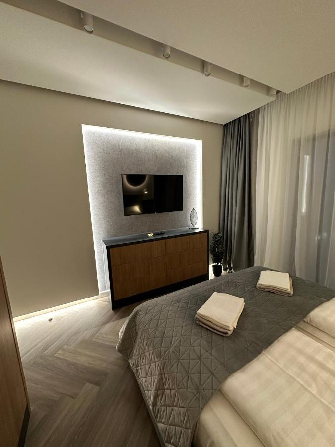 Luxury By The Lake Ap 28 Сибиу Экстерьер фото